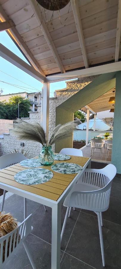 Costa Anastasia_Sea View Suites Vrasná Rum bild