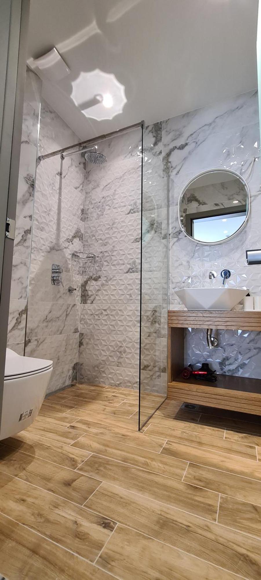 Costa Anastasia_Sea View Suites Vrasná Rum bild