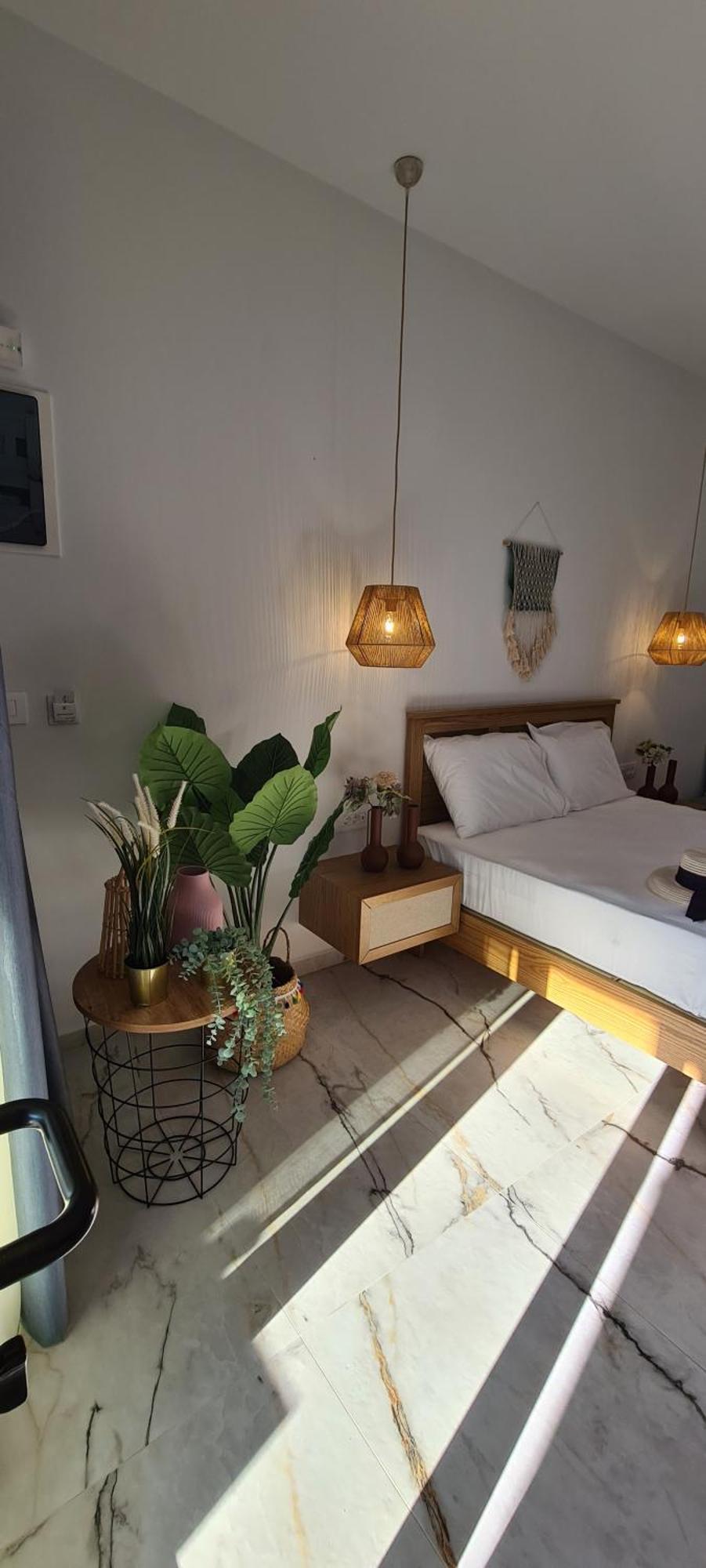 Costa Anastasia_Sea View Suites Vrasná Rum bild