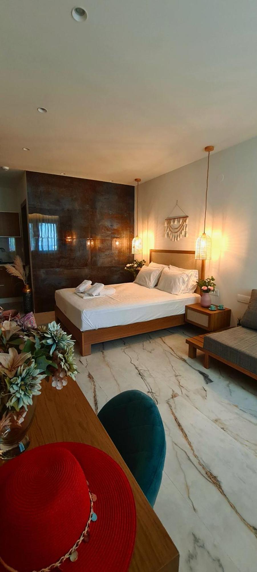 Costa Anastasia_Sea View Suites Vrasná Rum bild