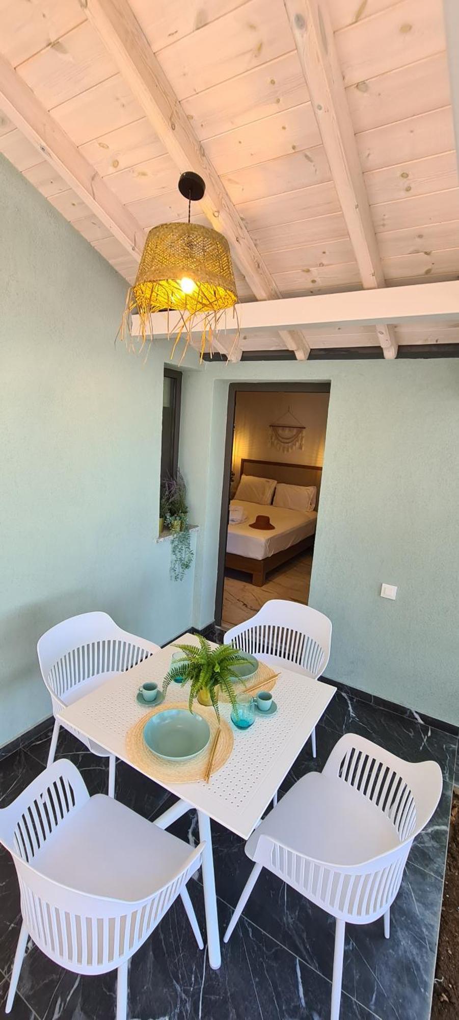 Costa Anastasia_Sea View Suites Vrasná Rum bild
