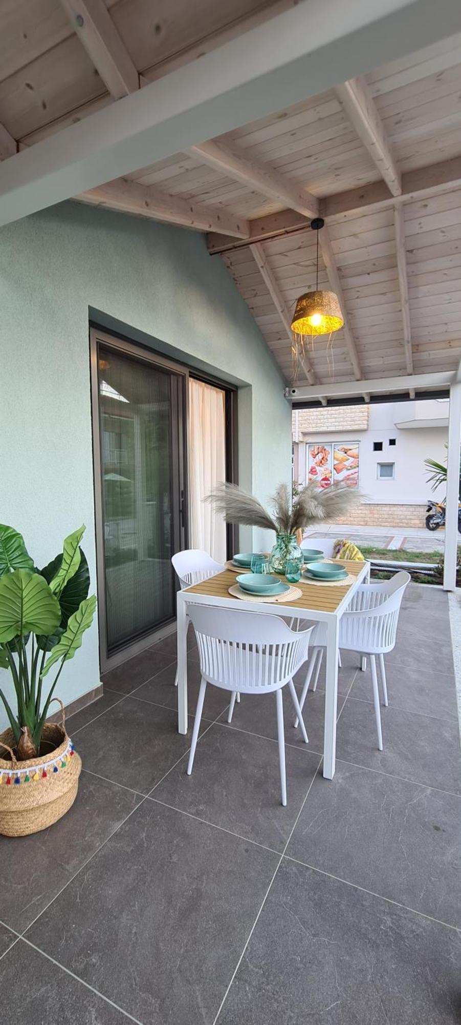 Costa Anastasia_Sea View Suites Vrasná Rum bild
