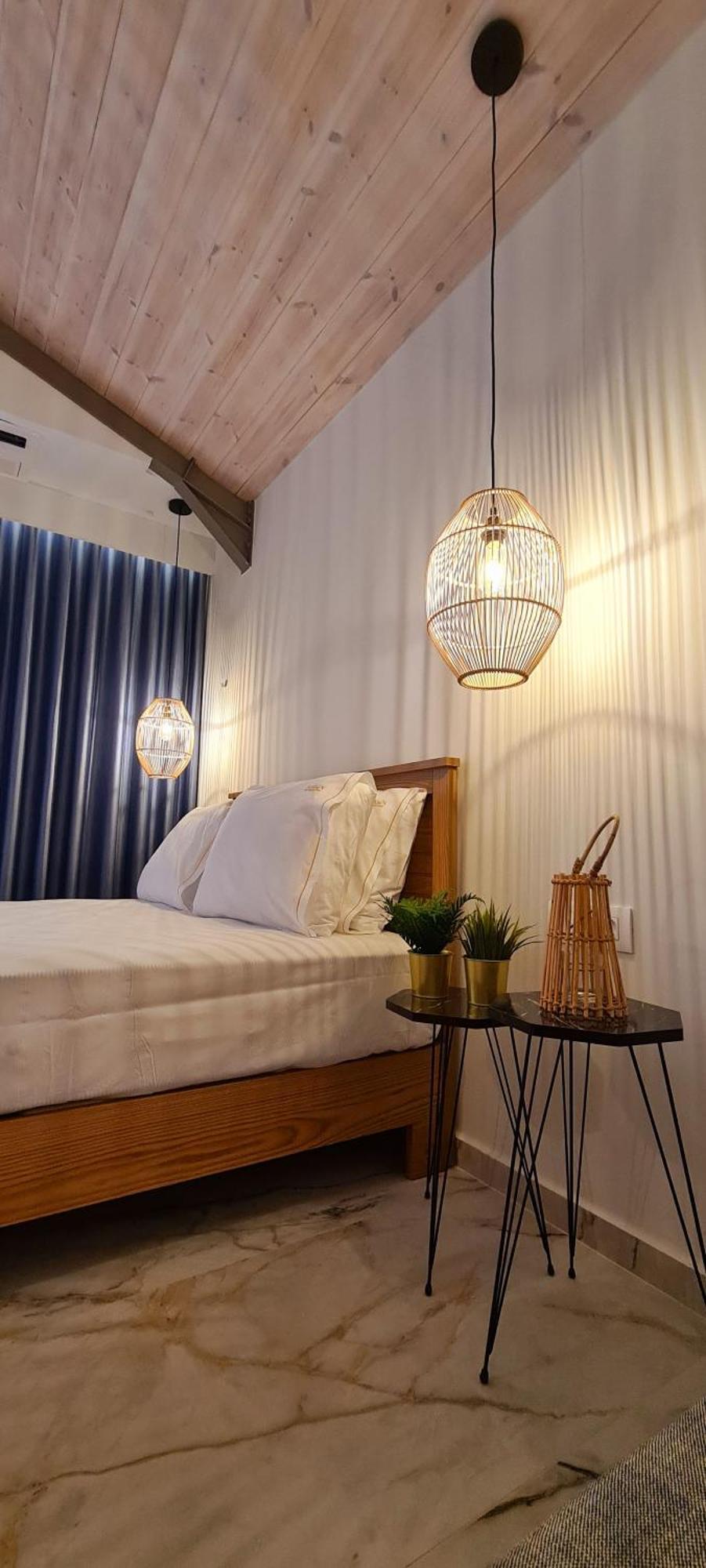 Costa Anastasia_Sea View Suites Vrasná Rum bild