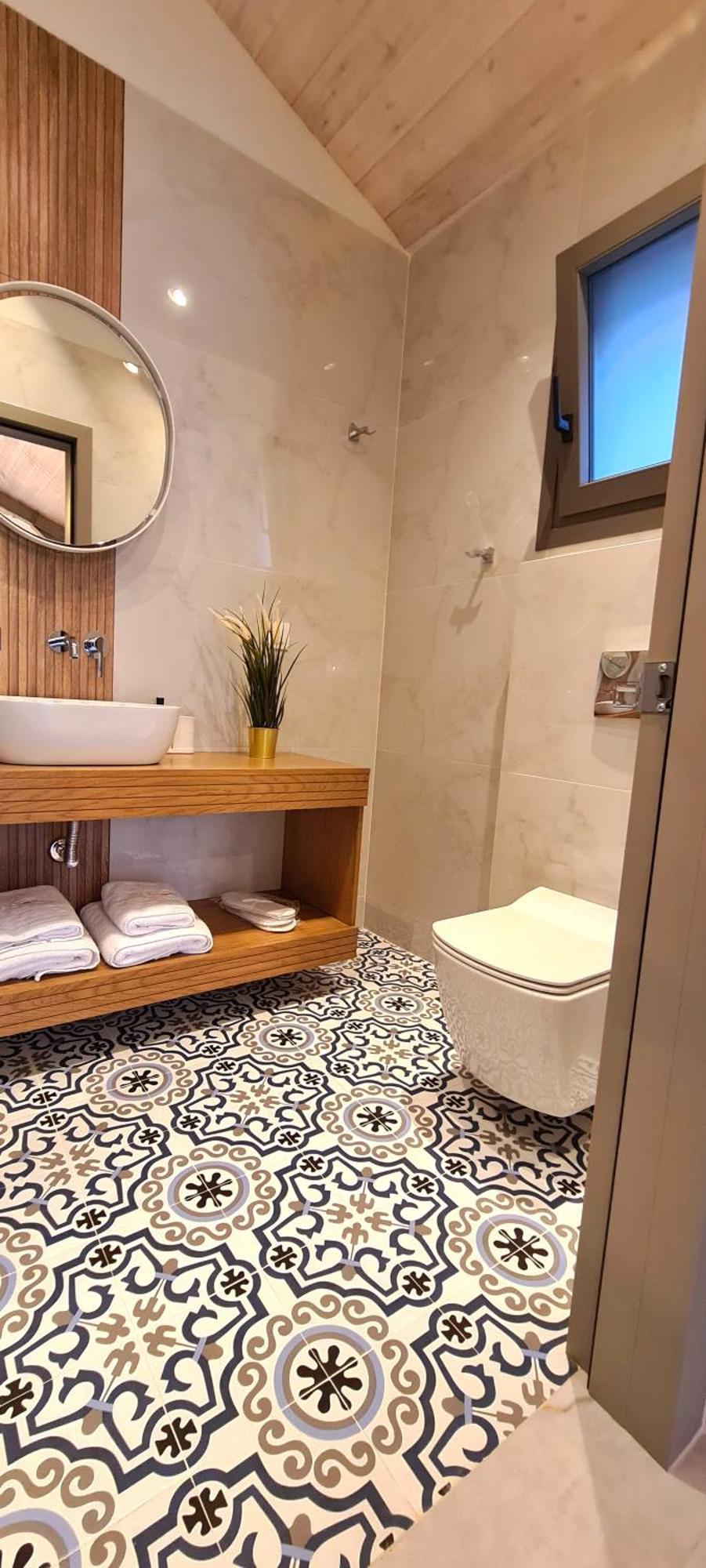 Costa Anastasia_Sea View Suites Vrasná Rum bild