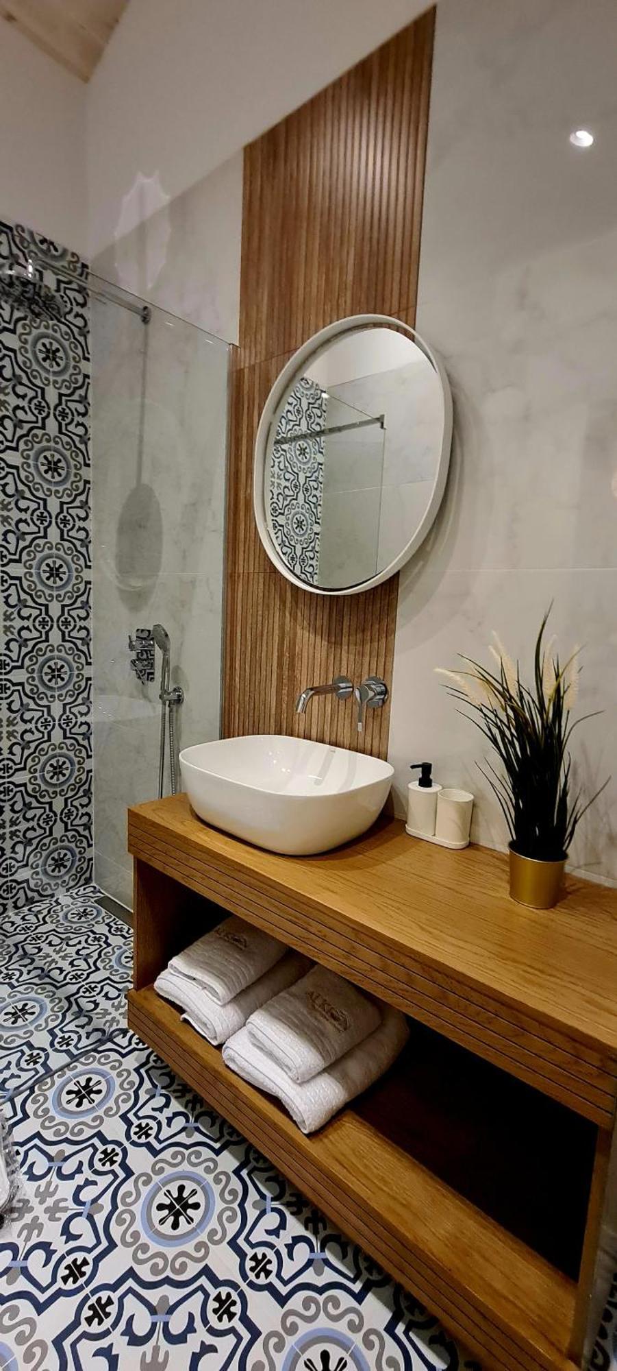 Costa Anastasia_Sea View Suites Vrasná Rum bild